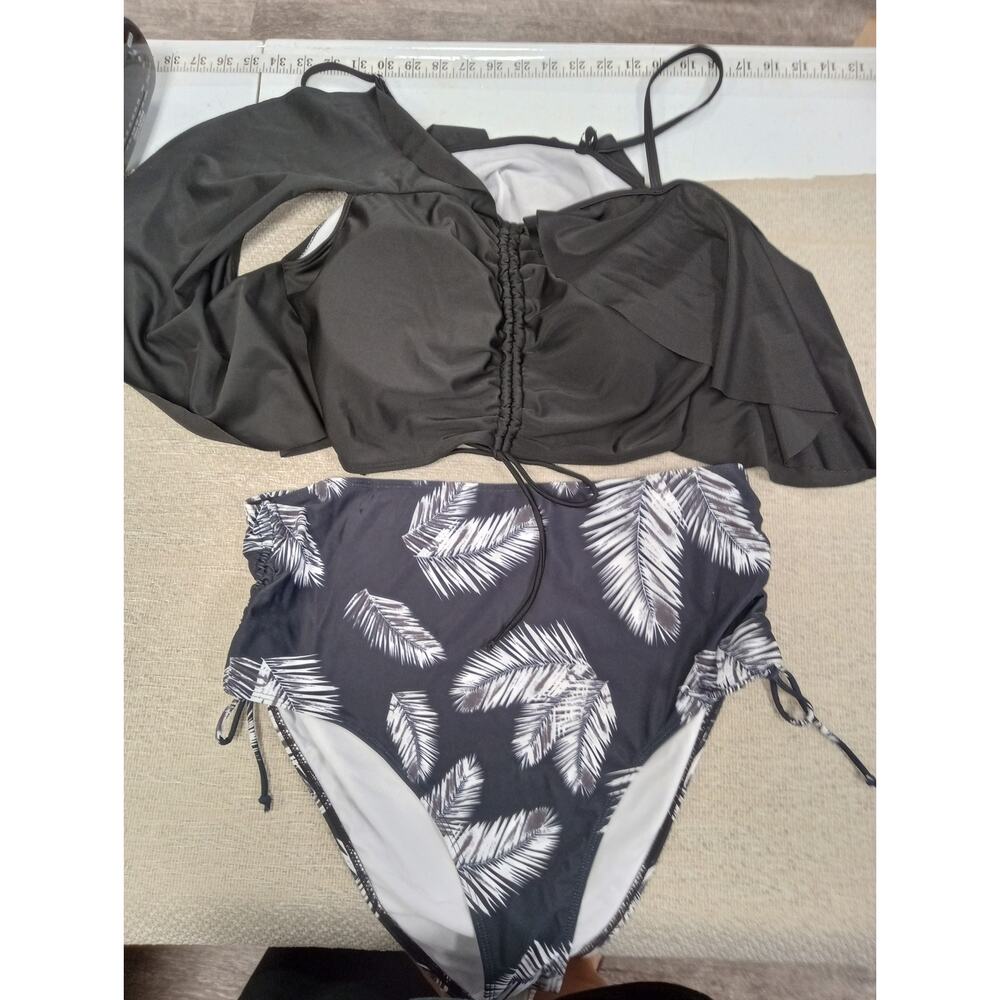 2 pc Black and White Palm Leaves Swimsuit  0340